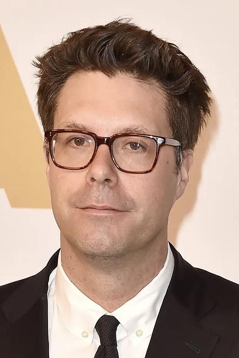 A headshot of Michael Schaefer.