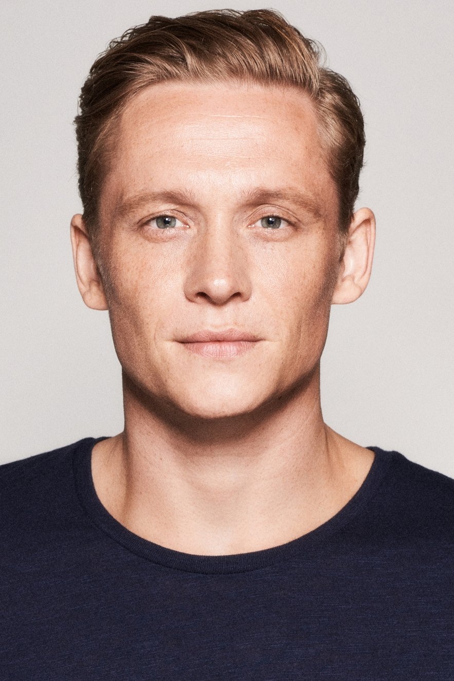 A headshot of Matthias Schweighöfer.