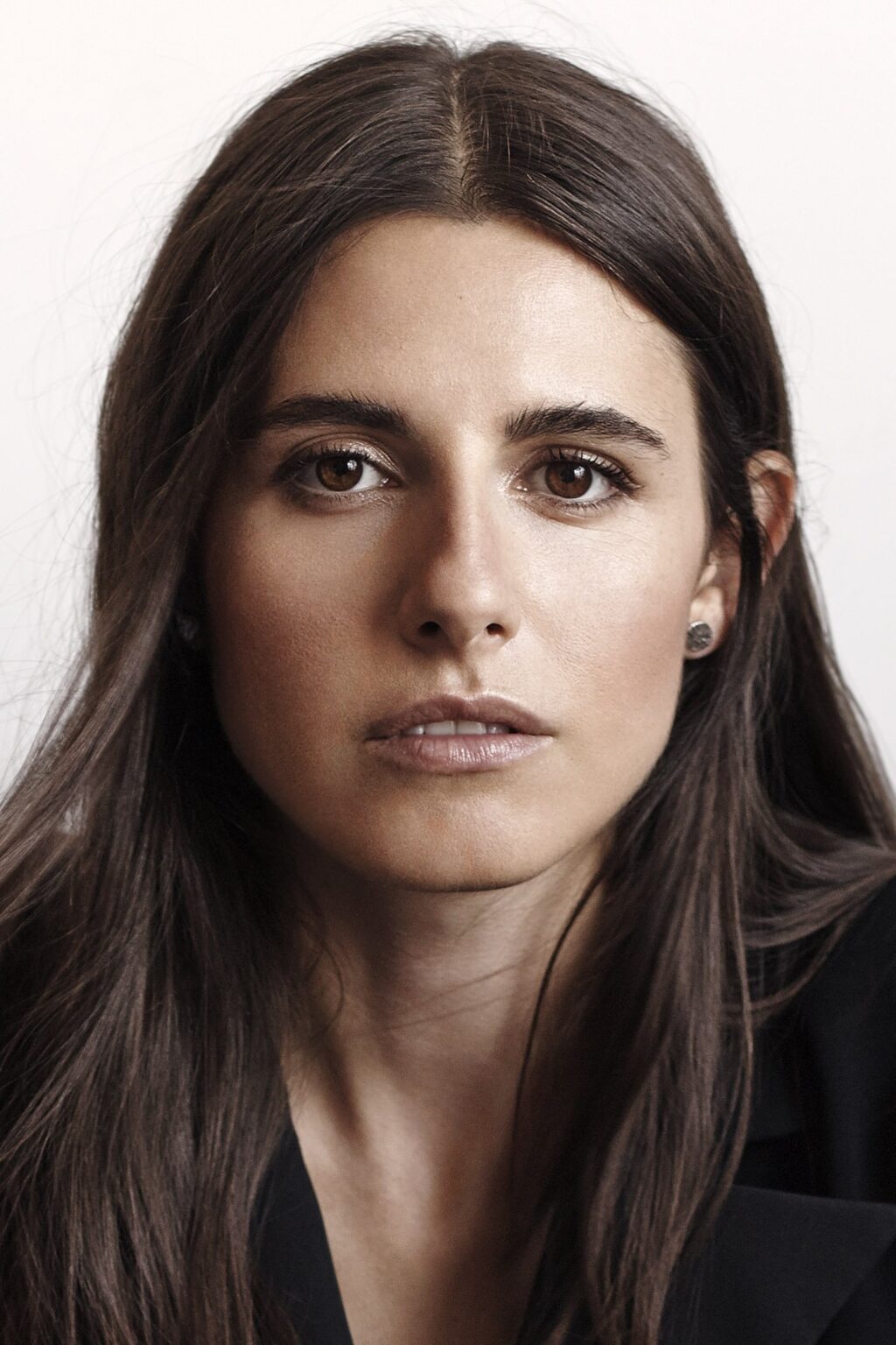 A headshot of Marianne Rendón.
