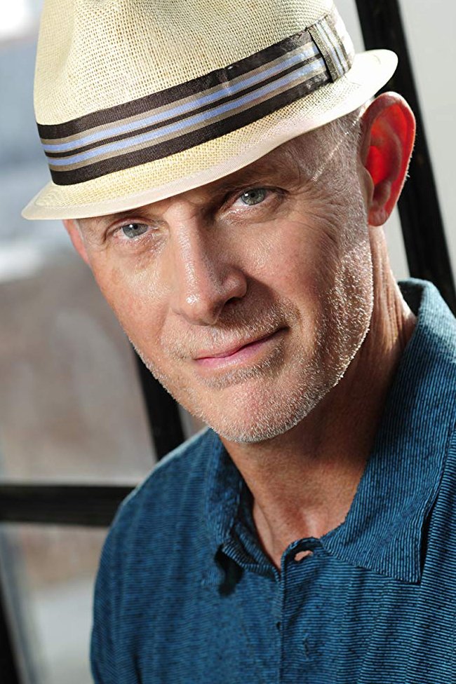 A headshot of Andy Umberger.