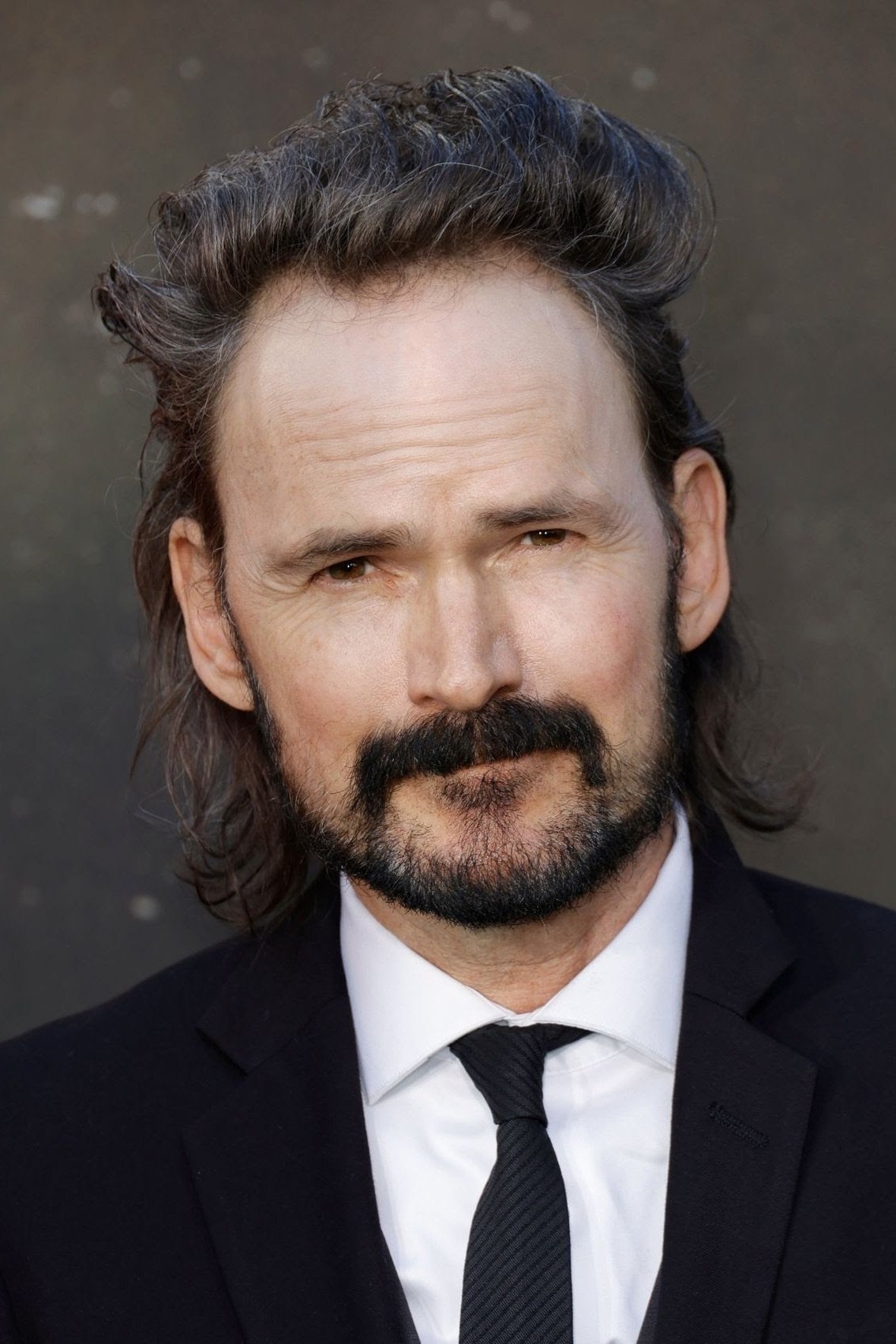 A headshot of Jeremy Davies.