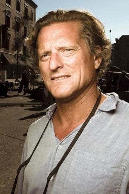 A headshot of Mitchell Amundsen.