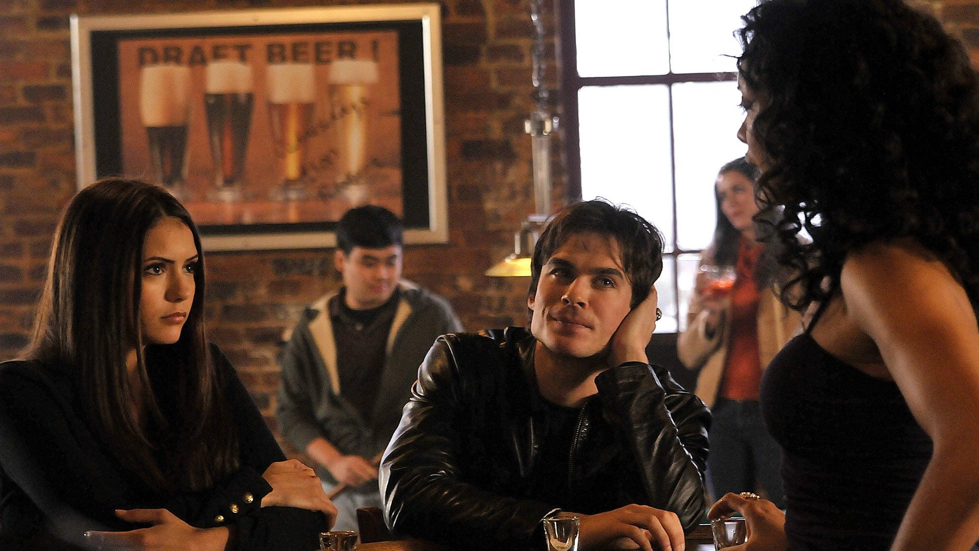 Production still from The Vampire Diaries – S1E11: “Bloodlines”.