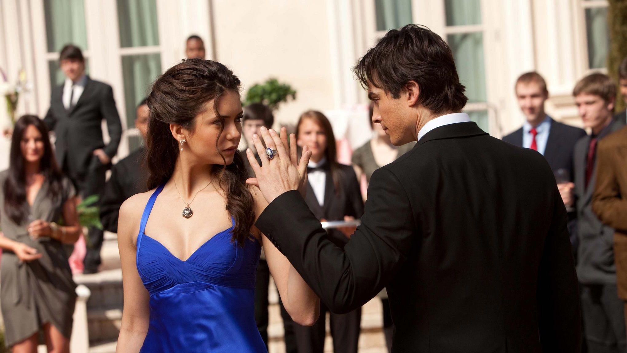 Production still from The Vampire Diaries – S1E19: “Miss Mystic Falls”.