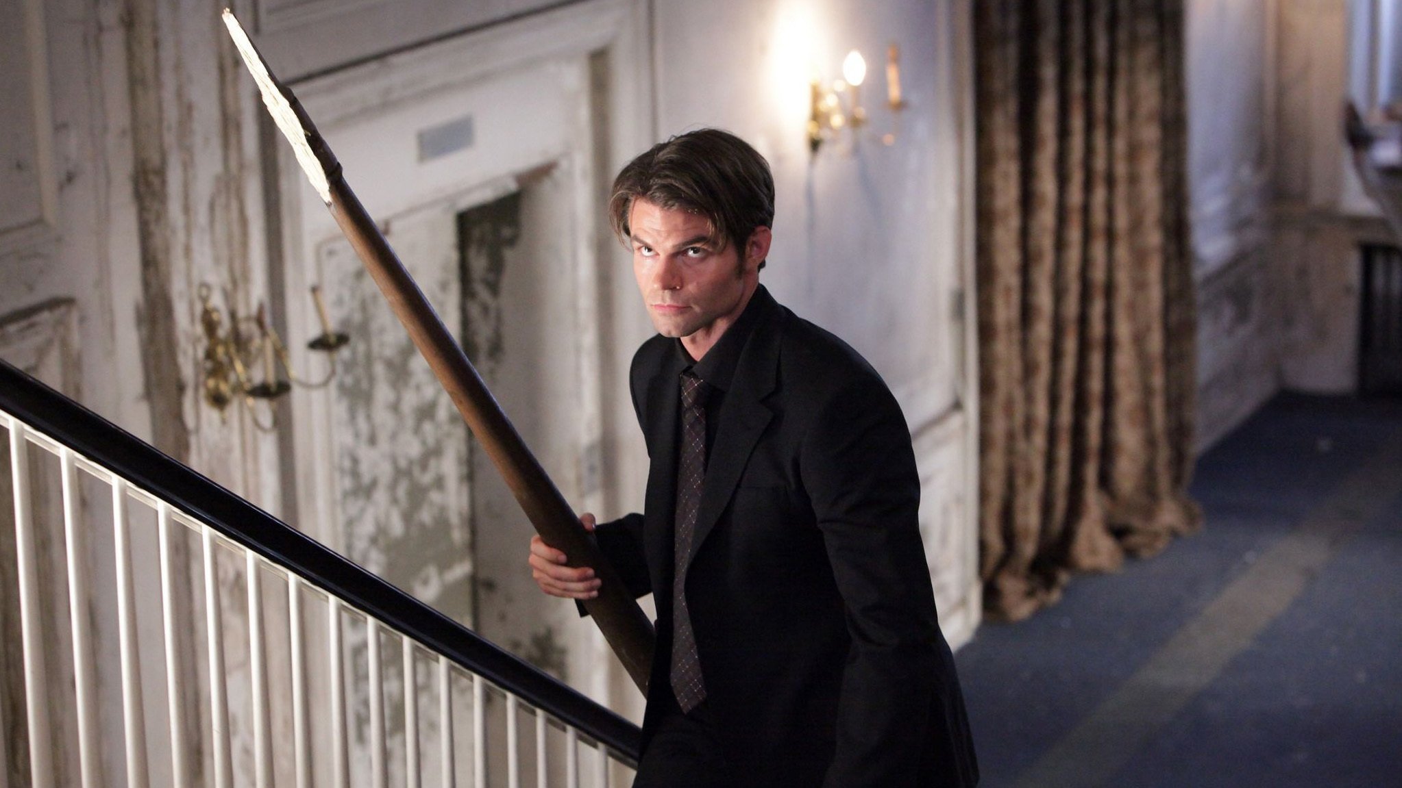 Production still from The Vampire Diaries – S2E8: “Rose”.