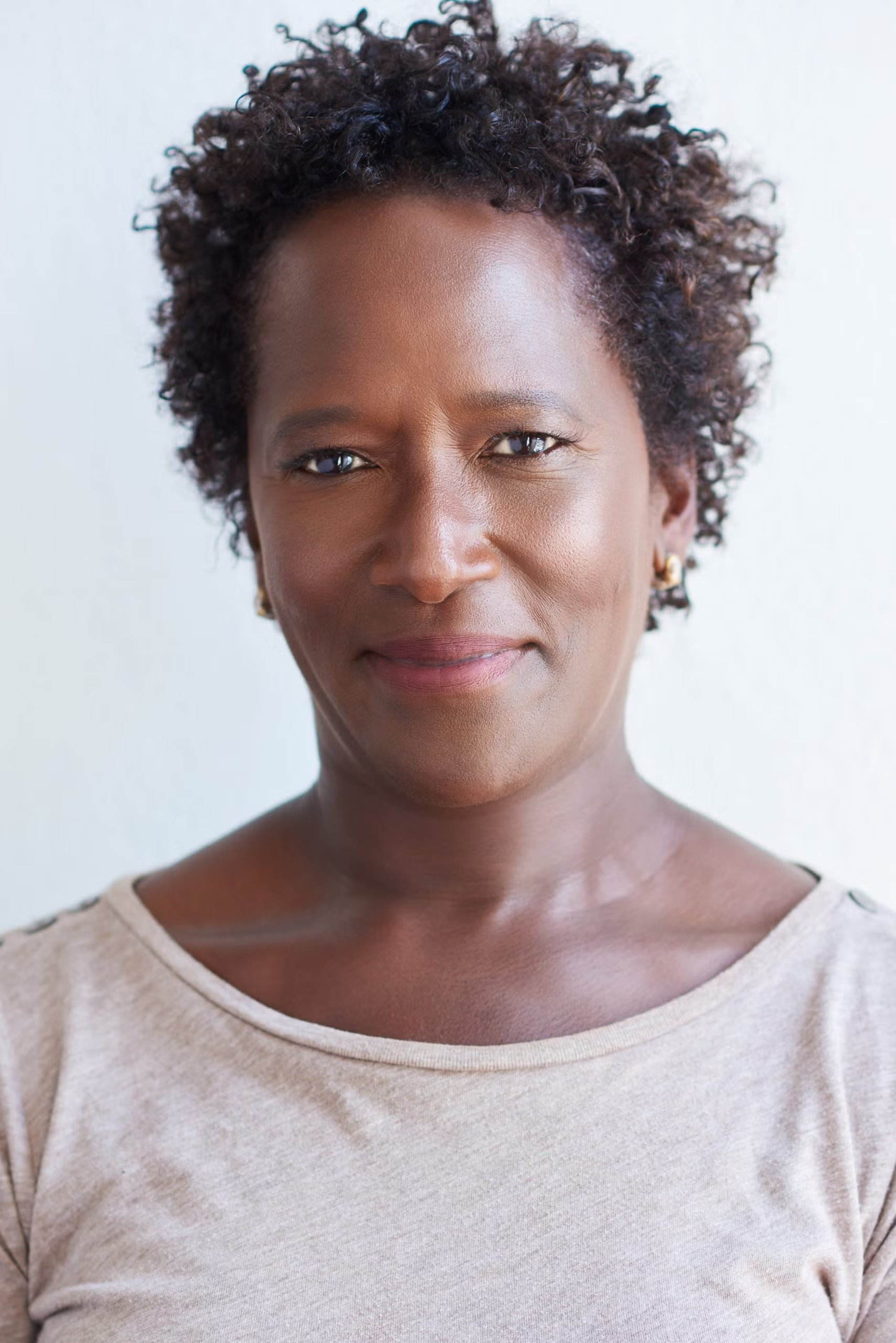 Official headshot photo of person: Victoria Thomas.