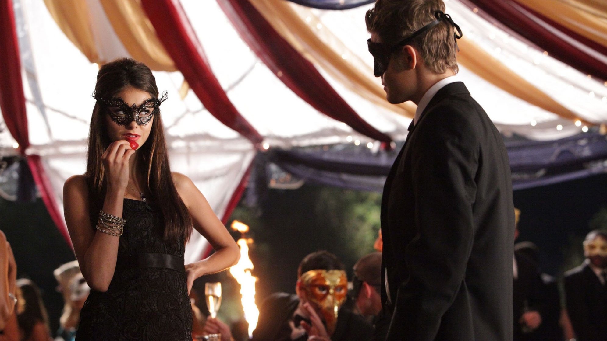 Production still from The Vampire Diaries – S2E7: “Masquerade”.