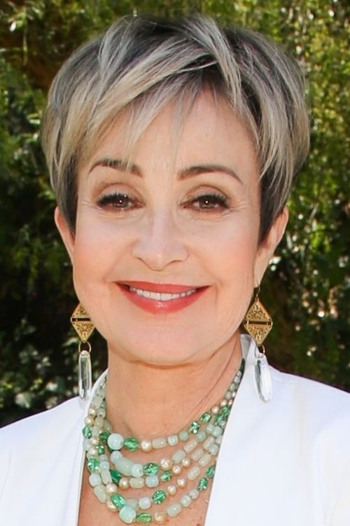 Annie Potts Headshot