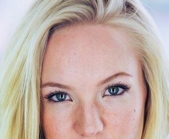 A headshot of Debs Howard.