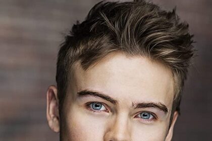 A headshot of Gage Munroe.