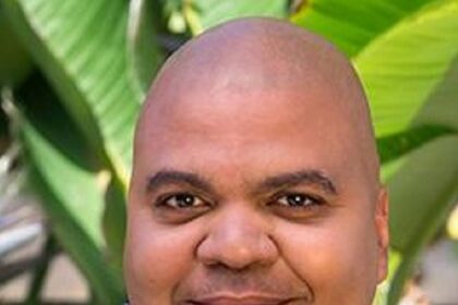A headshot of Edward Ricourt.