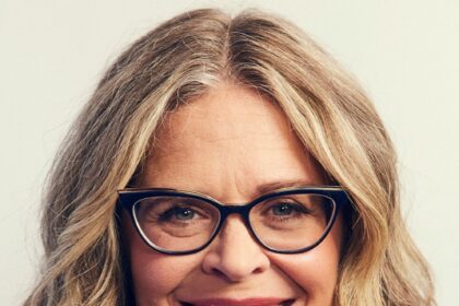 A headshot of Jennifer Lee.