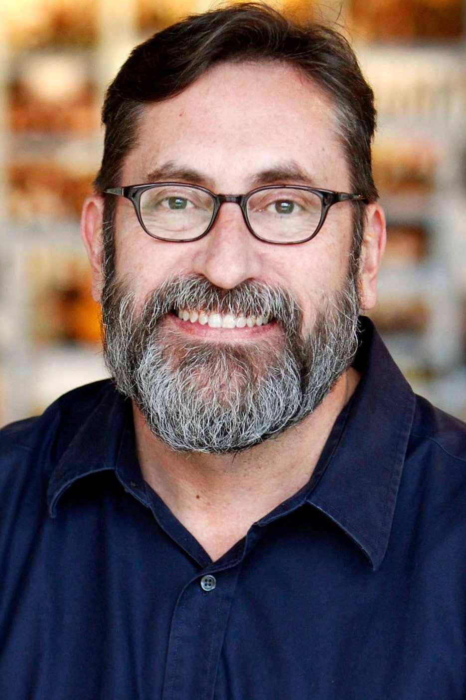 A headshot of Bob Peterson.