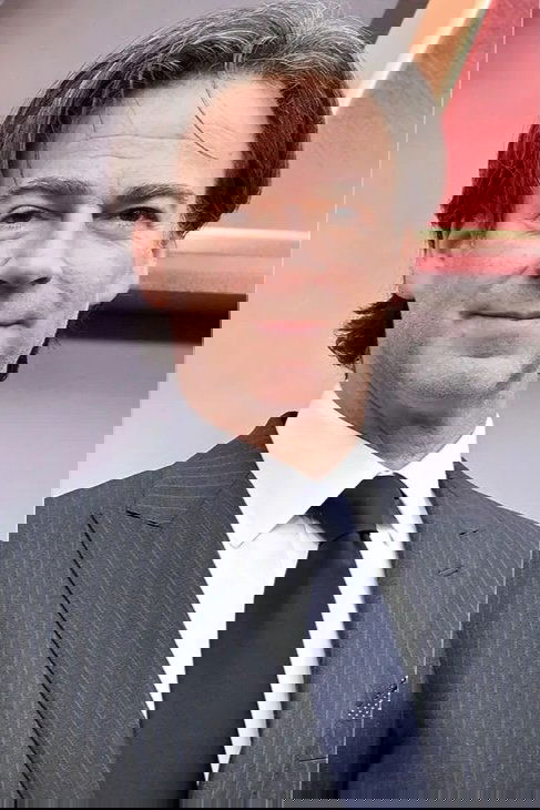 A headshot of Peter Safran.