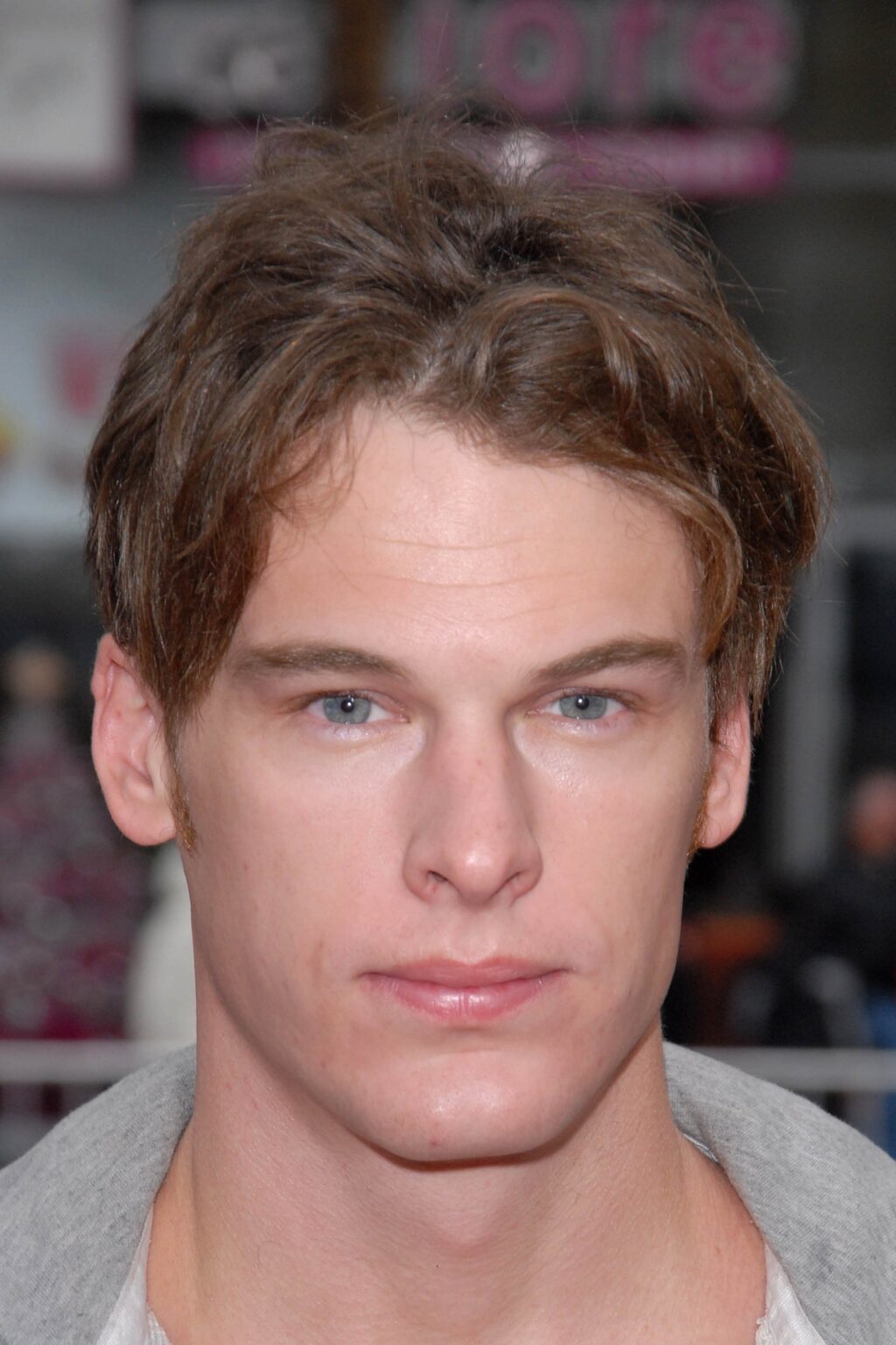 A headshot of Grant Harvey.