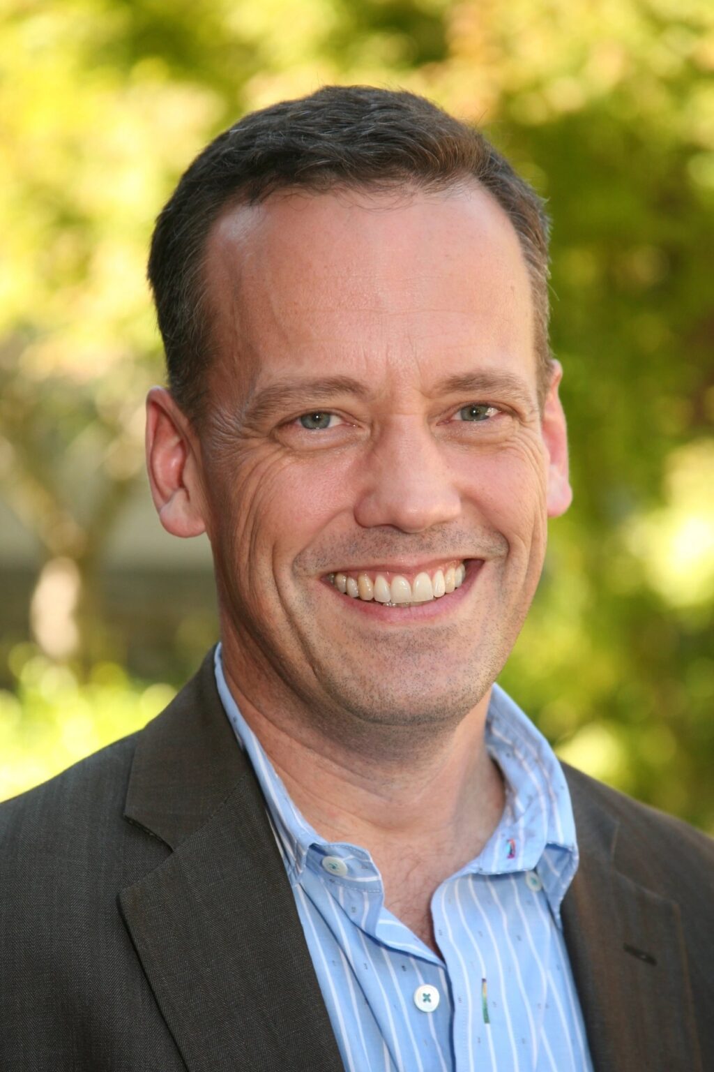 A headshot of Dee Bradley Baker.