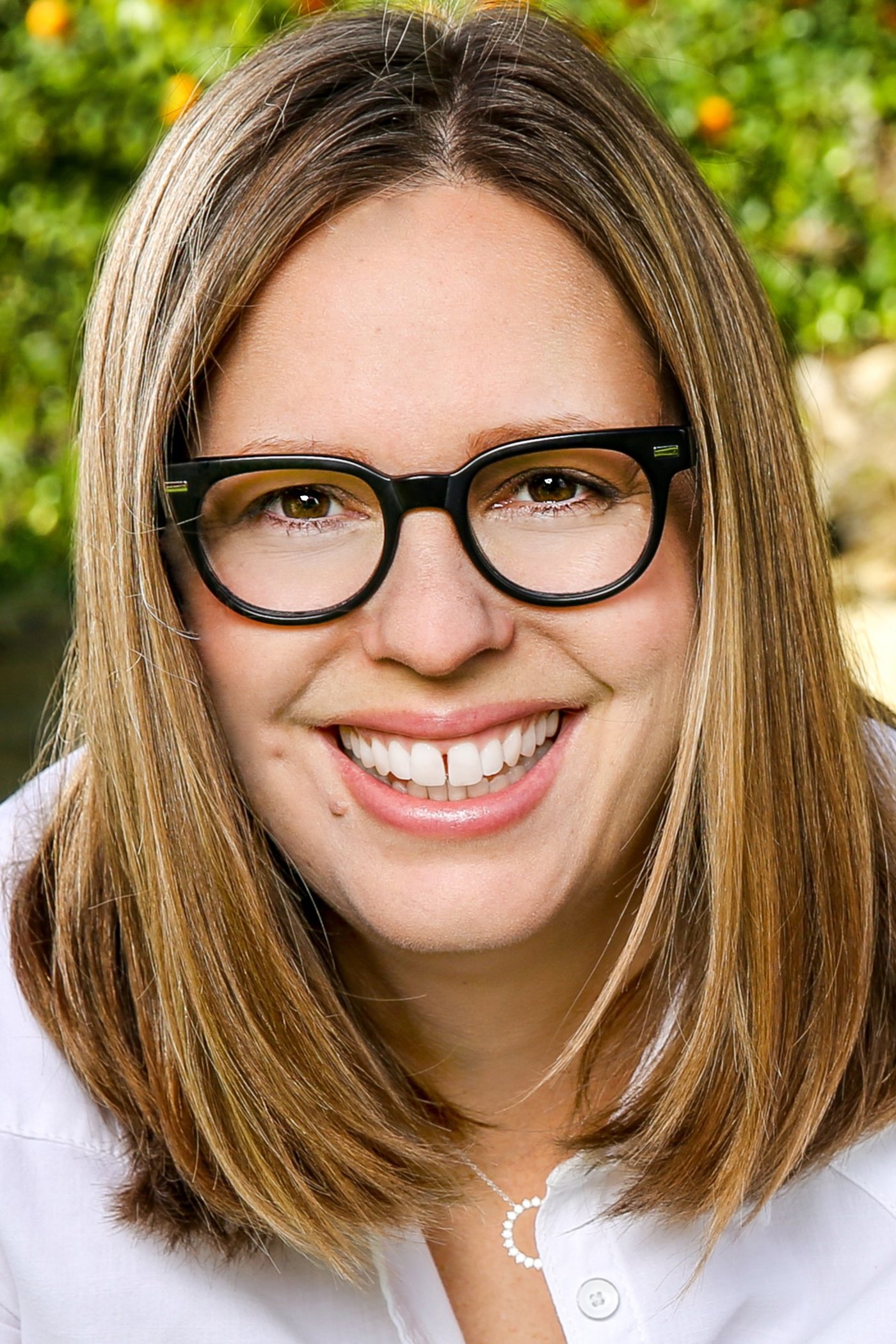 Official headshot photo of person: Elizabeth Craft.