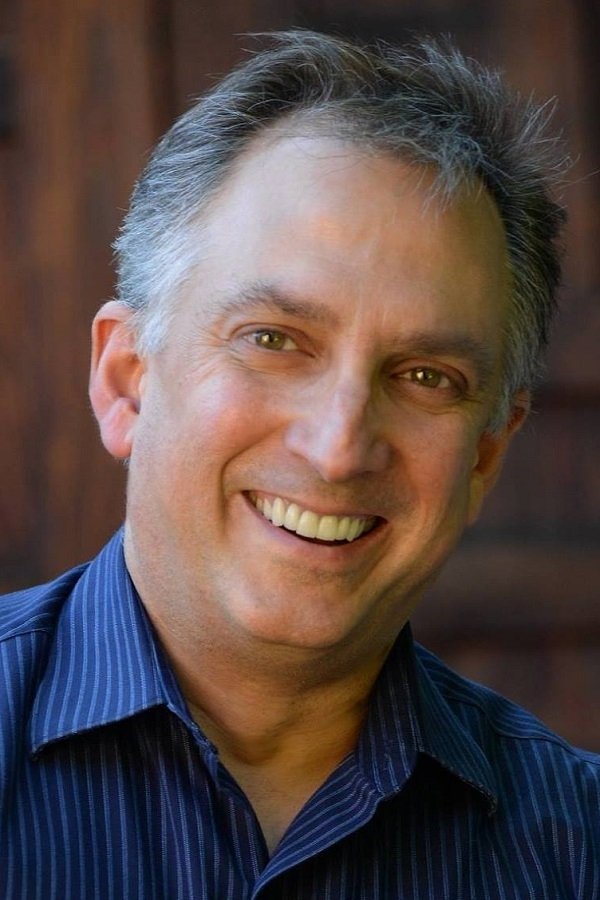 Official headshot photo of person: Alfredo Septién.